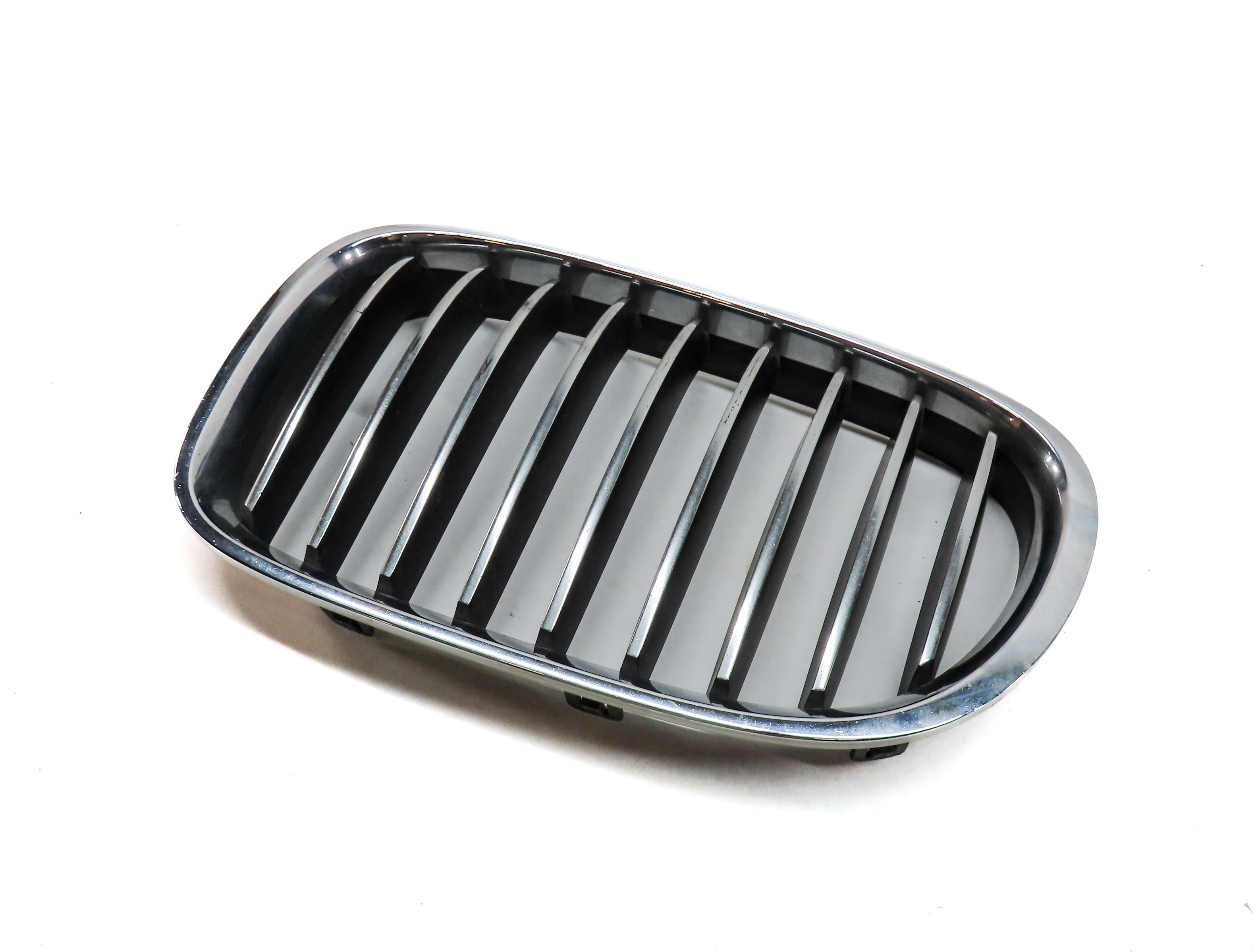 13-15 BMW 7 SERIES F01 F02 F04 FRONT LEFT DRIVER HOOD KIDNEY GRILLE (CHROME) — exact item pictured